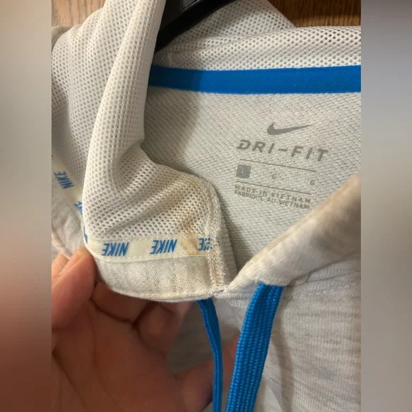 Nike Super Soft Graphic Hoodie - Picture 5 of 7